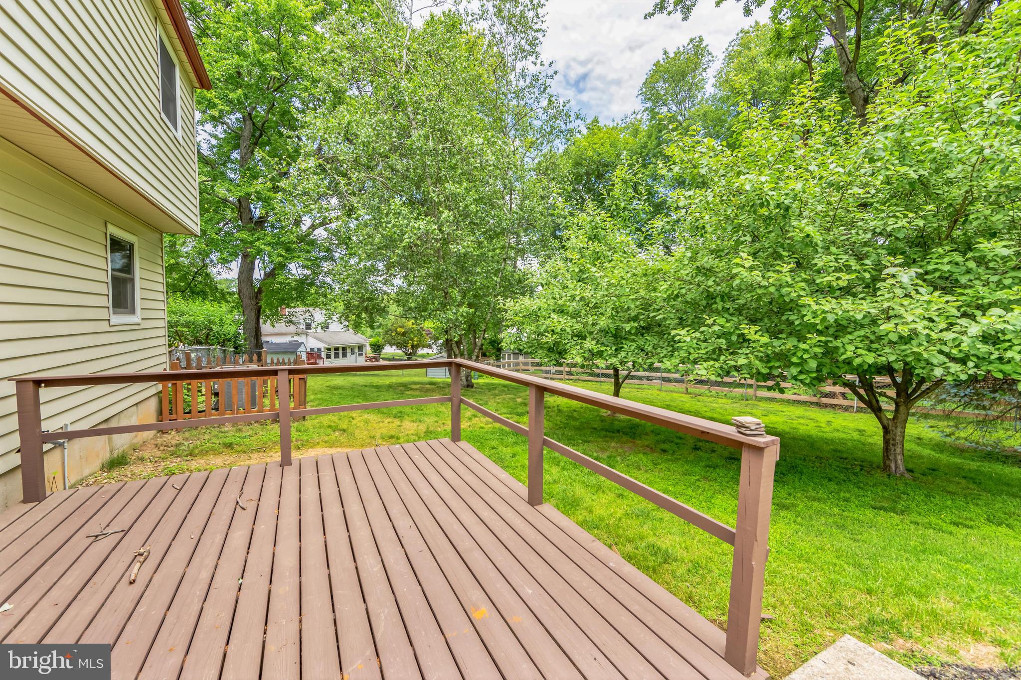 112 Lakeview Drive Exton, PA 19341 - Photo 26 of 33 Deck