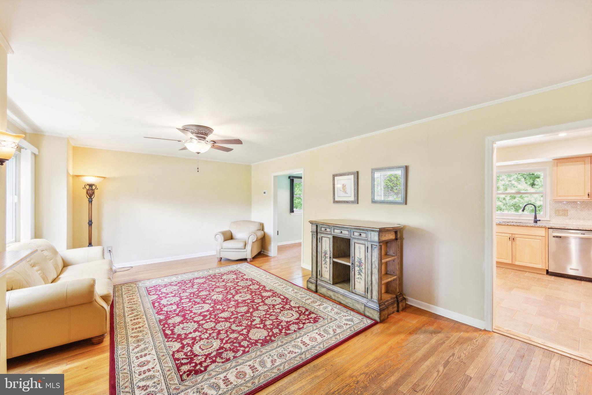 112 Lakeview Drive Exton, PA 19341 - Photo 3 of 33 Living Room