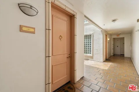 $999,000 | 1920 South Beverly Glen Boulevard, Unit 101, Los Angeles, CA 90025