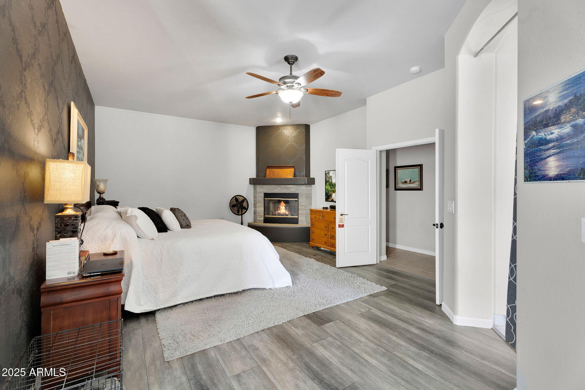 907 East Carlise Road Phoenix, AZ 85086 - Photo 18 of 70 a living room with furniture and a chandelier