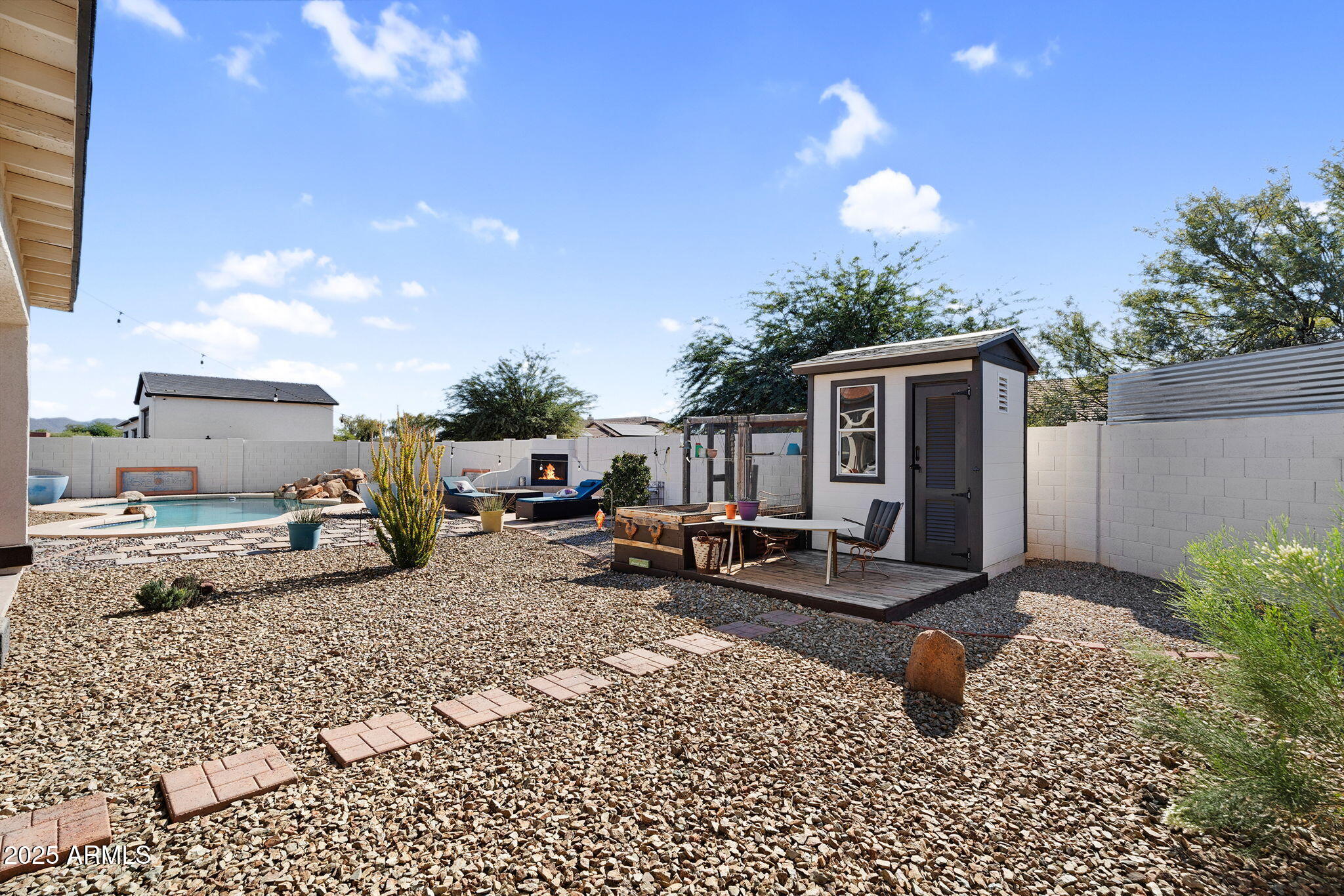 907 East Carlise Road Phoenix, AZ 85086 - Photo 43 of 70 48-web-or-mls-907 E Carlise Rd-44