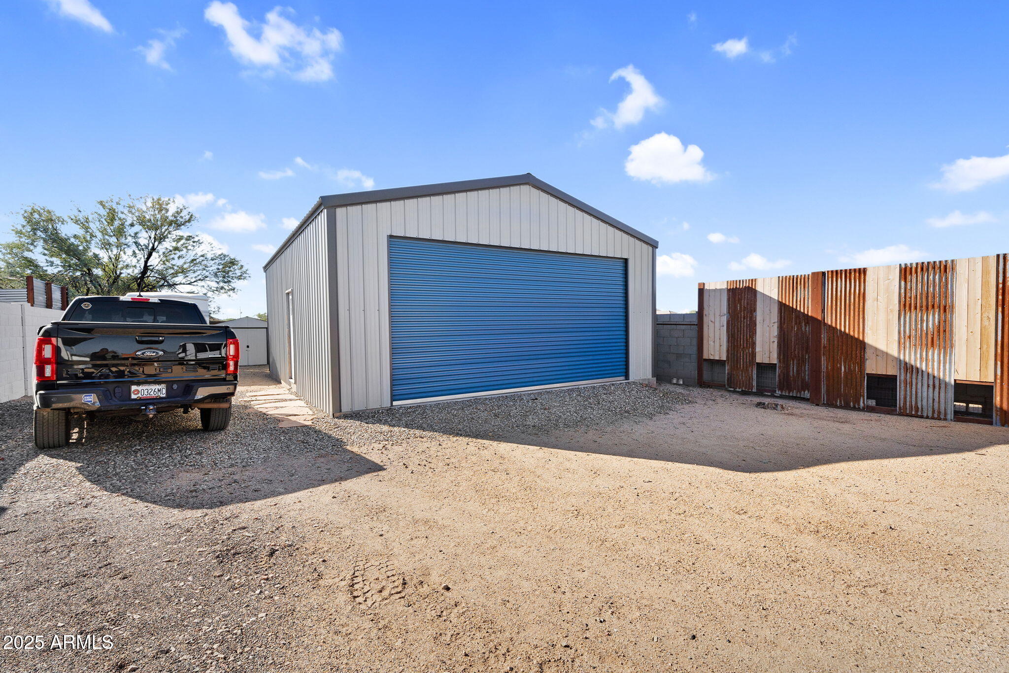 907 East Carlise Road Phoenix, AZ 85086 - Photo 52 of 70 a view of a house with a garage