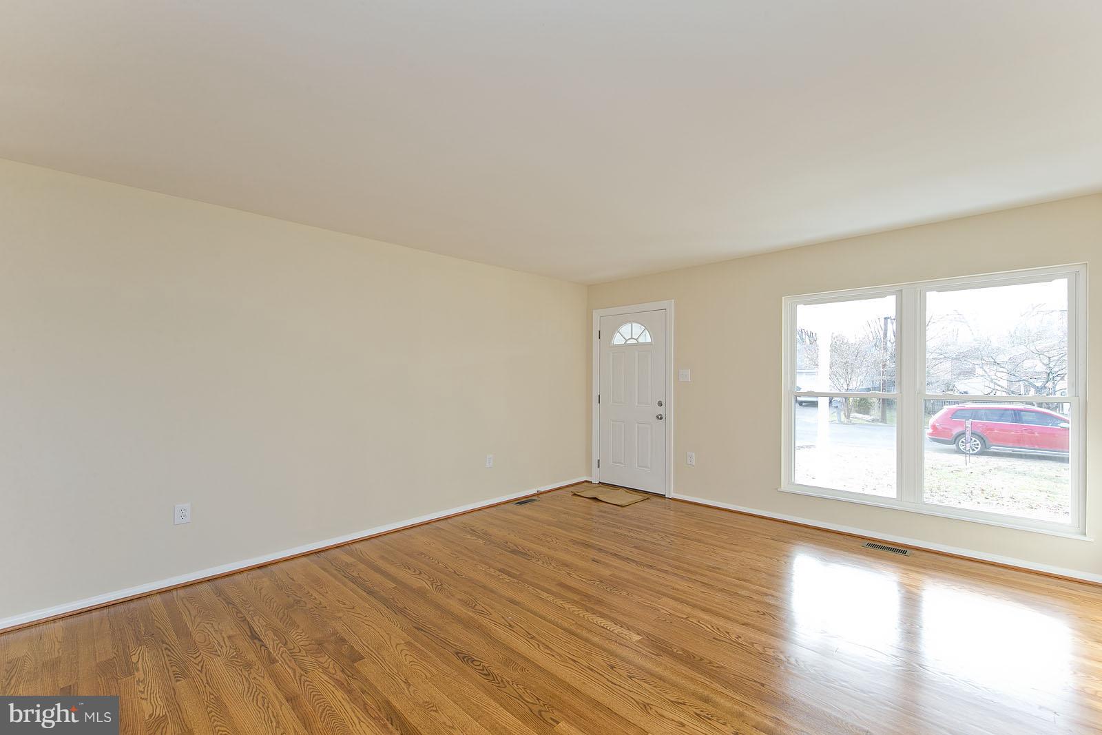 312 Russelcroft Road Winchester, VA 22601 - Photo 8 of 30 Living Room w/hardwood floors