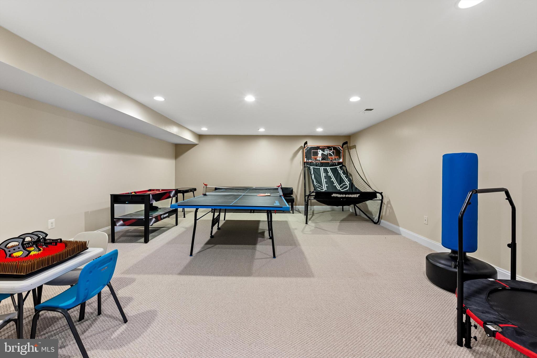 15511 Hillview Court Culpeper, VA 22701 - Photo 33 of 39 a room with furniture