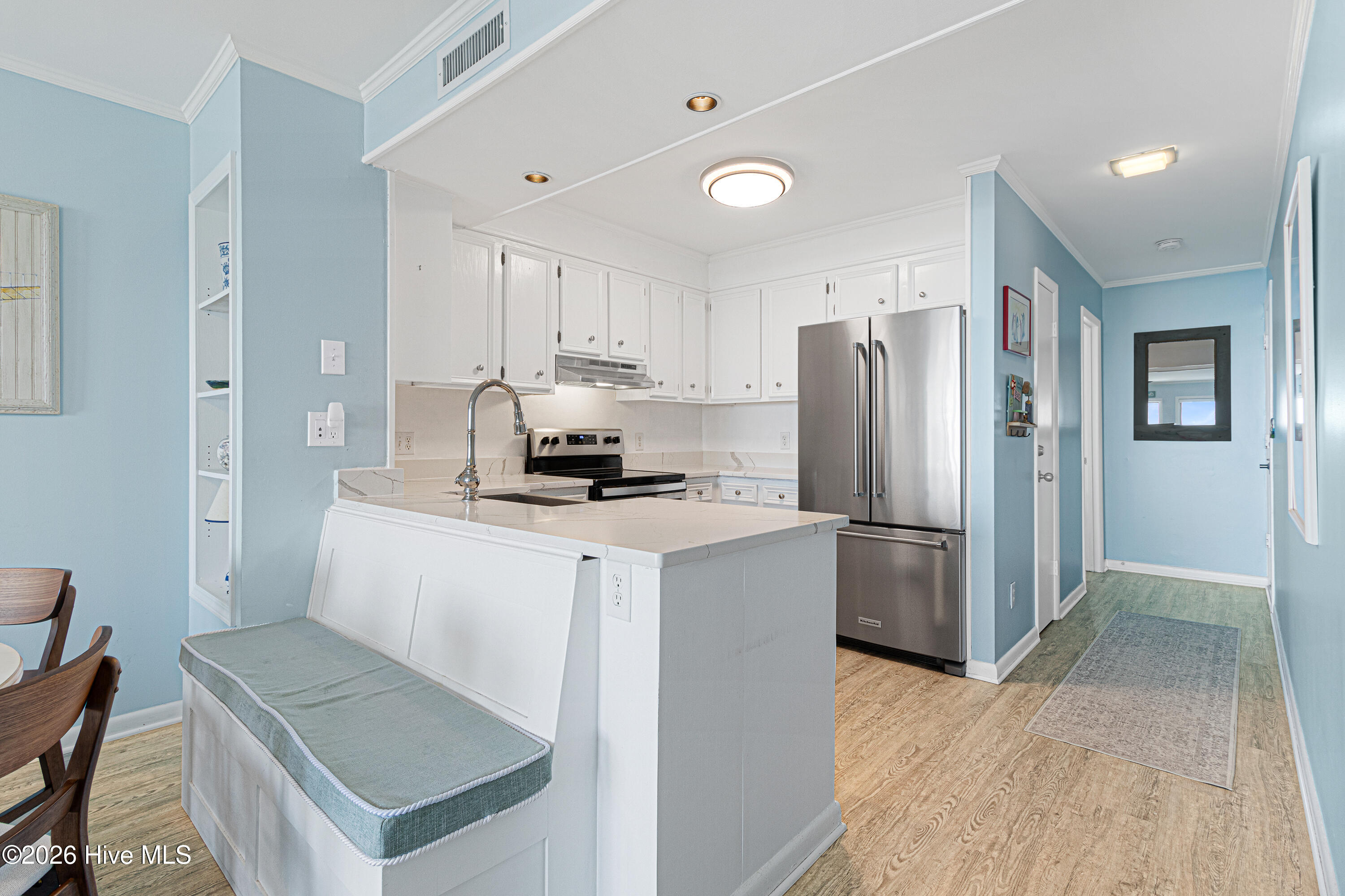 2111 West Fort Macon Road, Unit 248 DUNESCAPE Atlantic Beach, NC 28512 - Photo 4 of 45 Open kitchen