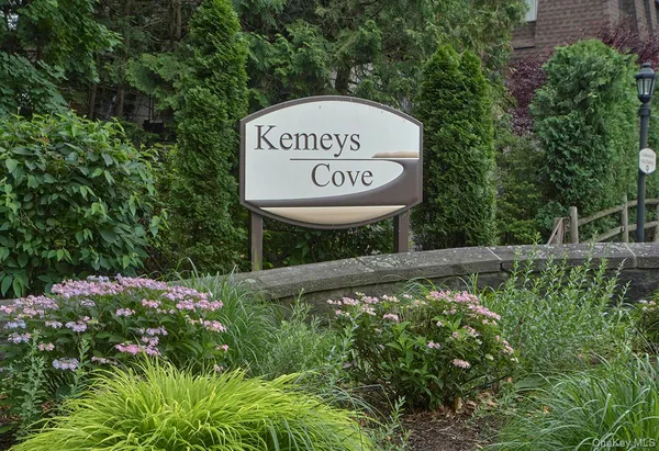 $570,000 | 317 Kemeys Cove, Unit 317, Briarcliff Manor, NY 10510