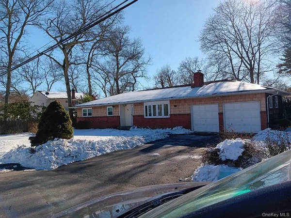 $3,800 | 150 Albany Avenue, West Babylon, NY 11704