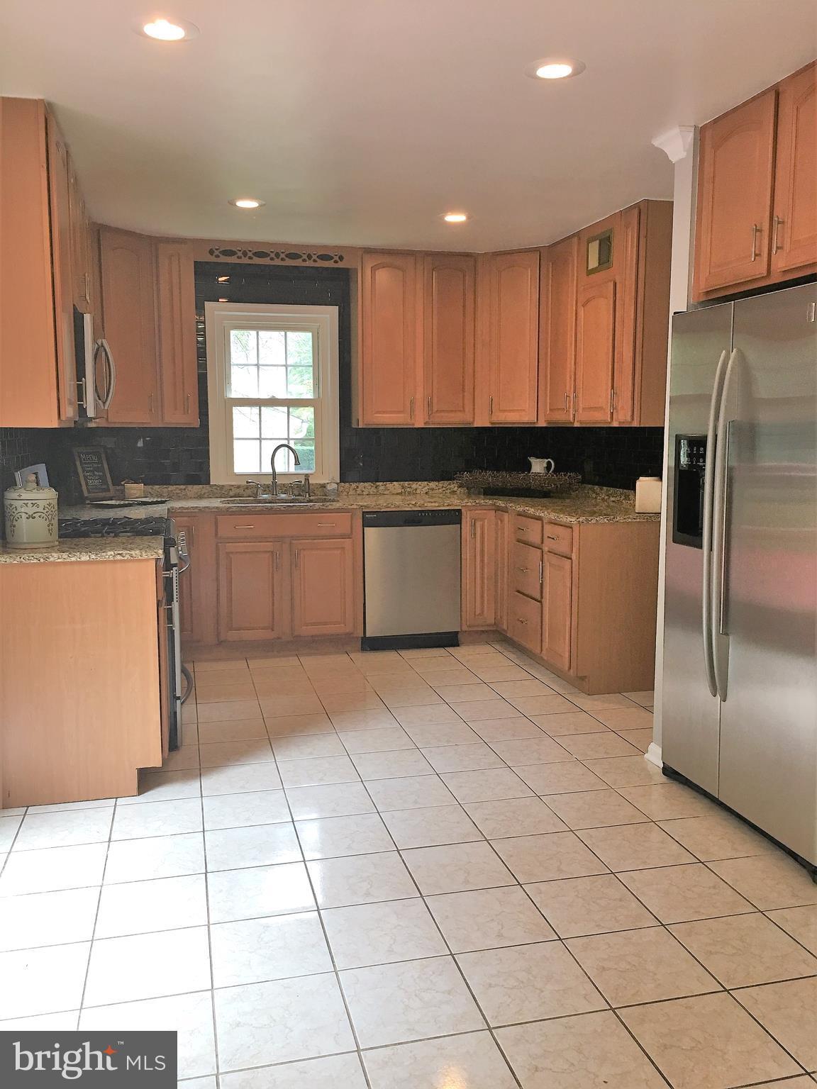 4917 Ten Mills Road Columbia, MD 21044 - Photo 7 of 28 kitchen and eat in area