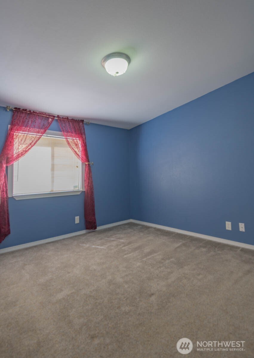 239 Robinson Road Port Angeles, WA 98362 - Photo 10 of 40