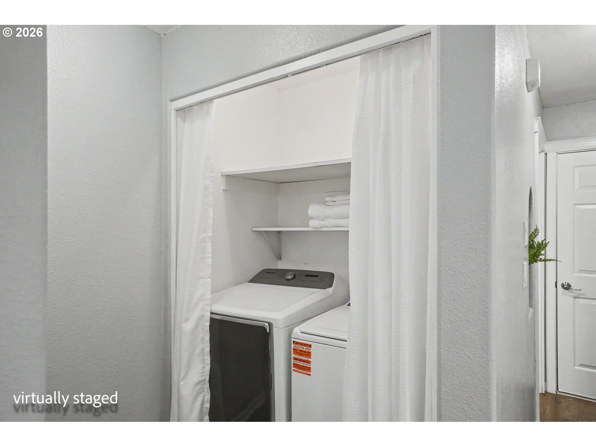418 Walnut Way Silverton, OR 97381 - Photo 12 of 33 Laundry