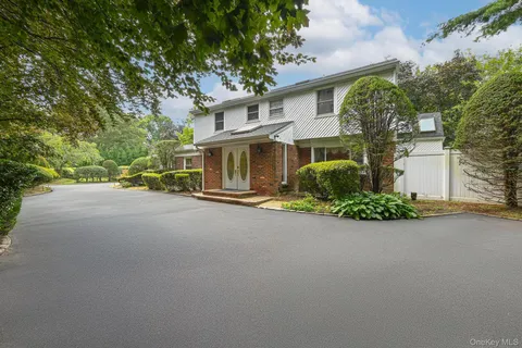$1,390,000 | 23 Pettit Drive, Dix Hills, NY 11746