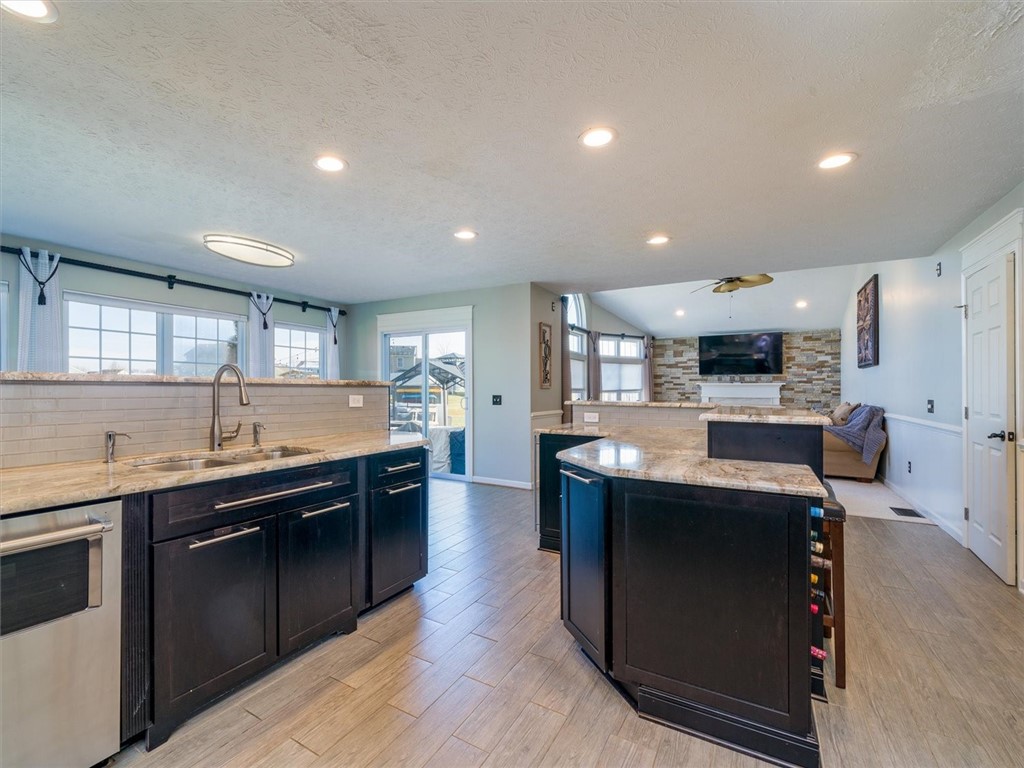 31 Bracknell Circle Henrietta, NY 14586 - Photo 8 of 46