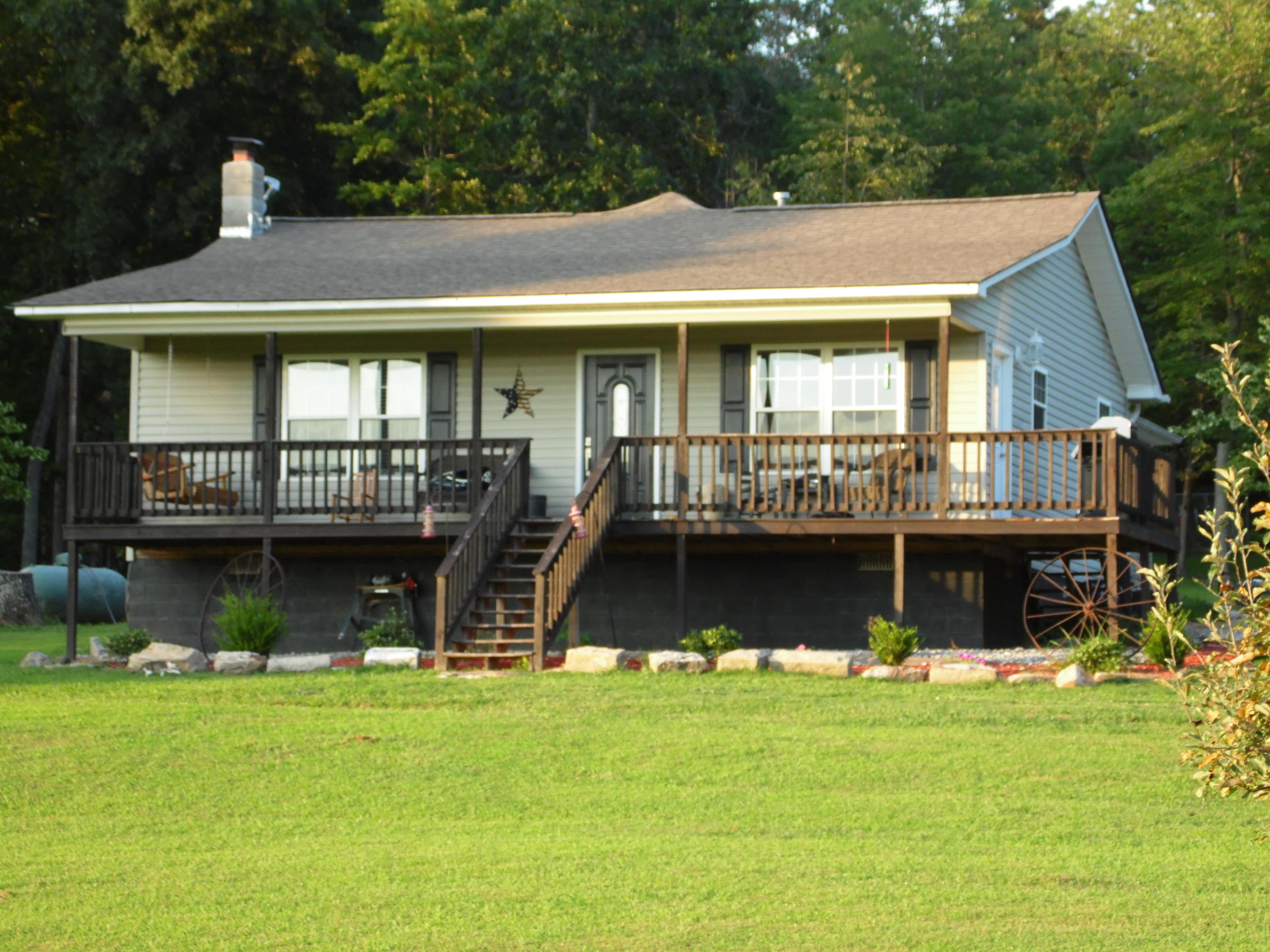 3461 Pinecrest Road Jacksboro, TN 37757 - Photo 1 of 26 3461 Pinecrest Rd