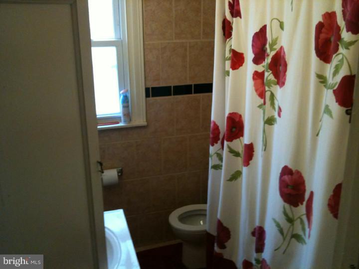 230 Glendale Road Upper Darby, PA 19082 - Photo 11 of 12