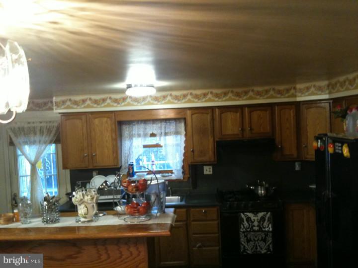 230 Glendale Road Upper Darby, PA 19082 - Photo 6 of 12