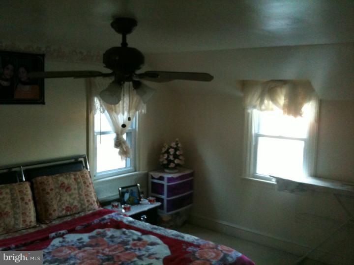 230 Glendale Road Upper Darby, PA 19082 - Photo 9 of 12