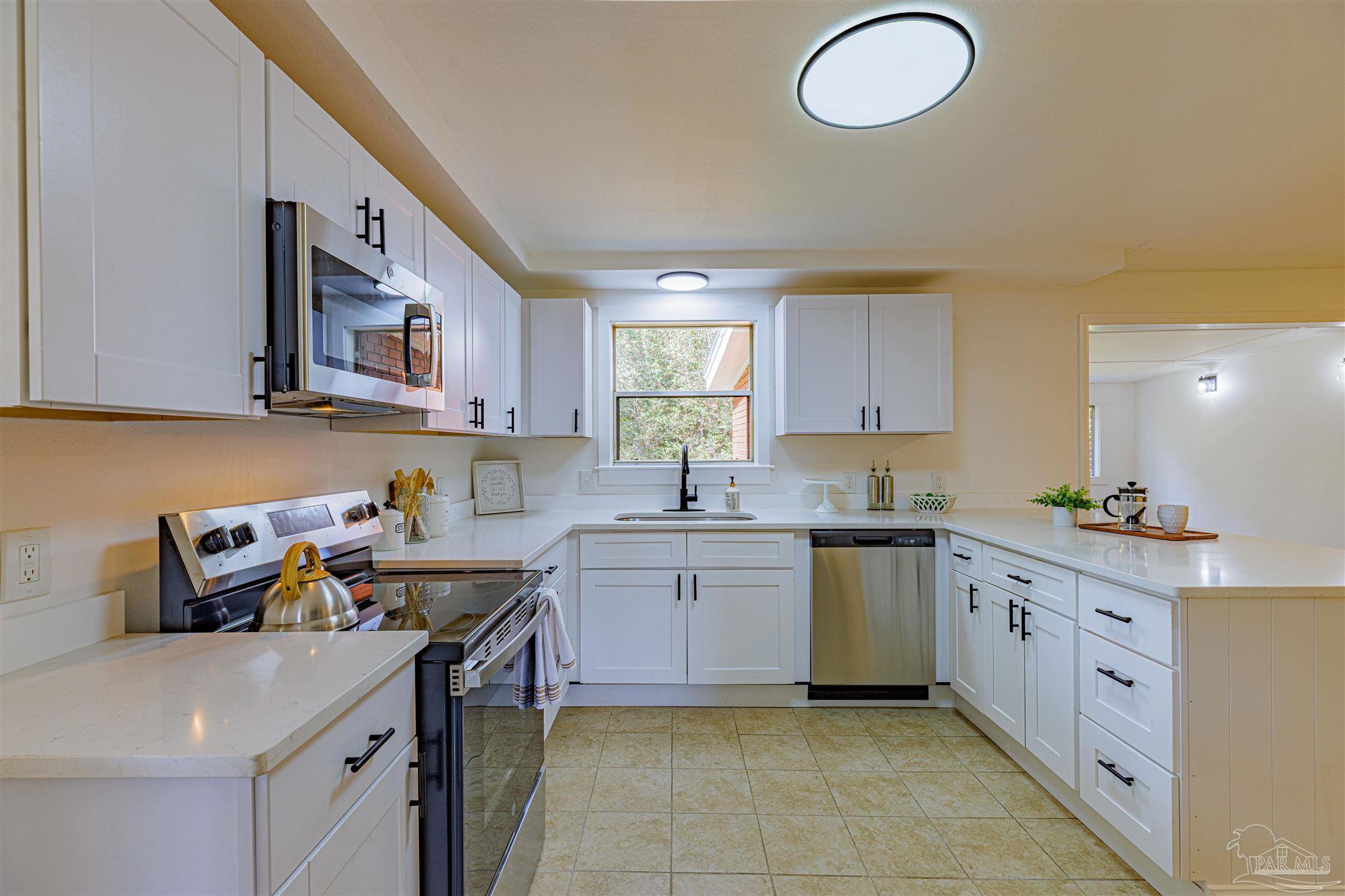 860 East Burgess Road Pensacola, FL 32504 - Photo 15 of 47 Gallery Image 15