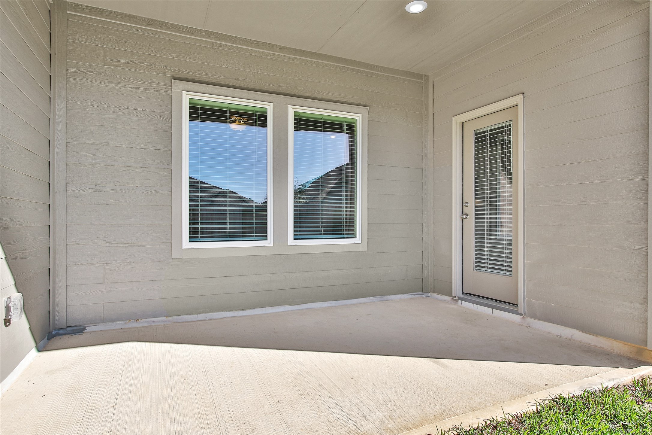 1406 Waggoner Rnch Trail Conroe, TX 77301 - Photo 38 of 43 a bedroom with a bed and a window