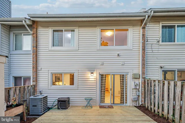 $460,000 | 13306 Preuit Place, Herndon, VA 20170