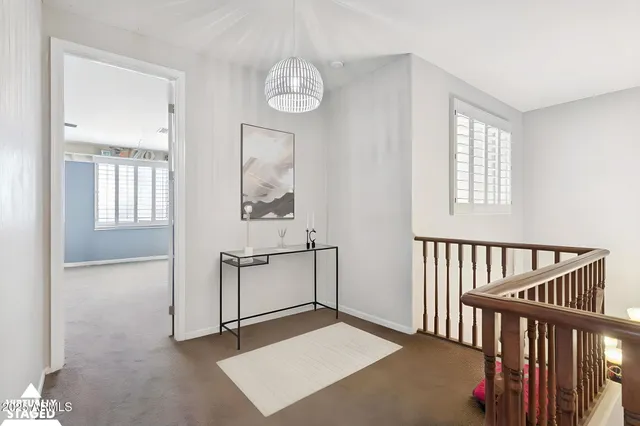 a view of livingroom with furniture