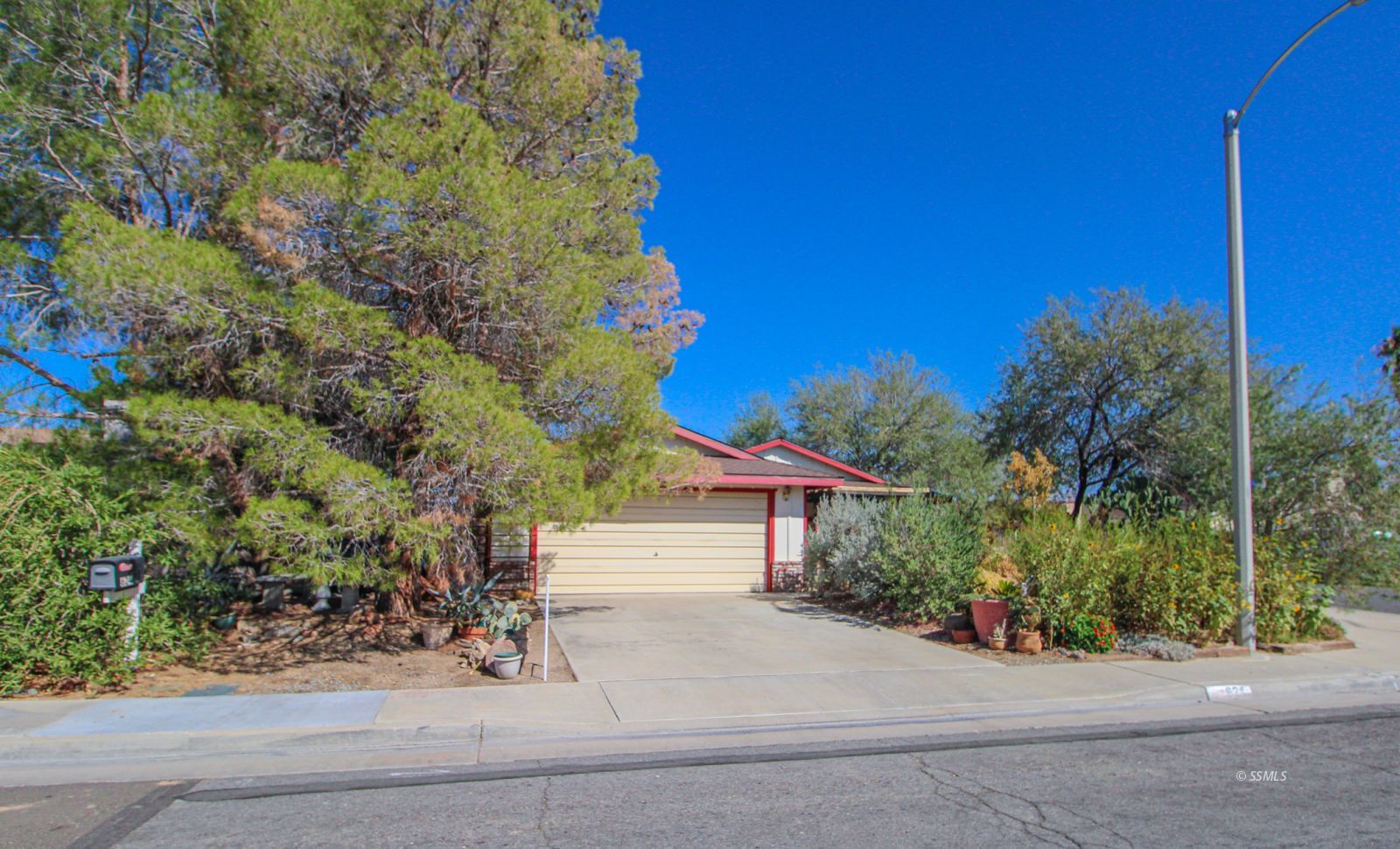 624 South Sorrel Street Ridgecrest, CA 93555 - Photo 1 of 48