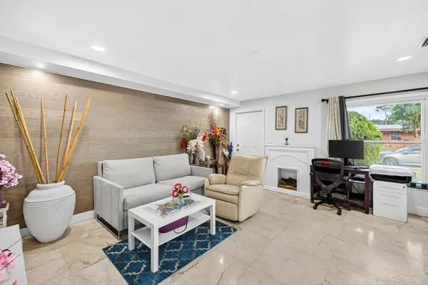 $350,000 | 2673 Northwest 59th Avenue, Margate, FL 33063