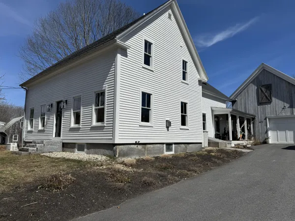 $1,700,000 | 492 West Elm Street, Yarmouth, ME 04096