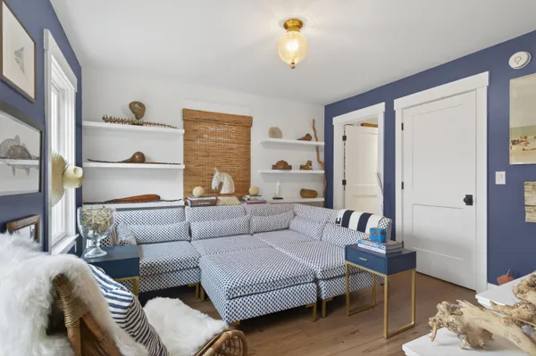 $1,700,000 | 492 West Elm Street, Yarmouth, ME 04096