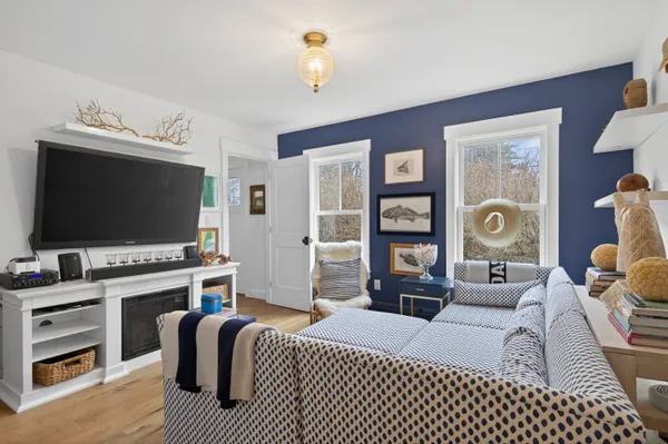 $1,700,000 | 492 West Elm Street, Yarmouth, ME 04096