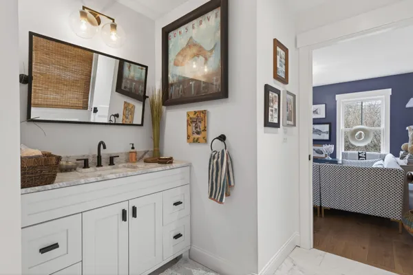 $1,700,000 | 492 West Elm Street, Yarmouth, ME 04096