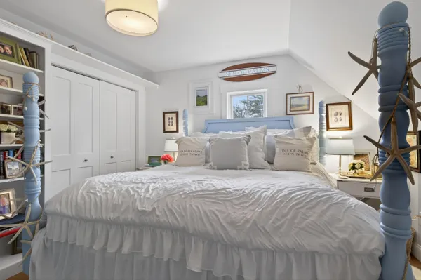 $1,700,000 | 492 West Elm Street, Yarmouth, ME 04096