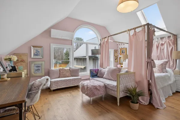 $1,700,000 | 492 West Elm Street, Yarmouth, ME 04096