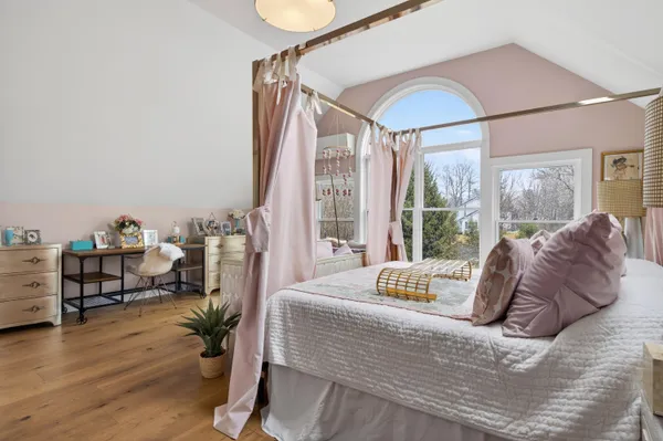 $1,700,000 | 492 West Elm Street, Yarmouth, ME 04096