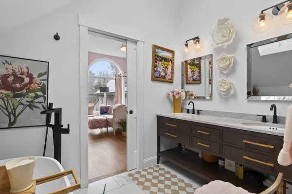 $1,700,000 | 492 West Elm Street, Yarmouth, ME 04096