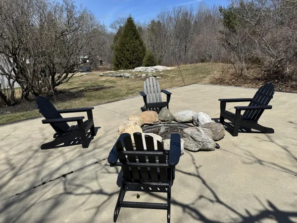 $1,700,000 | 492 West Elm Street, Yarmouth, ME 04096