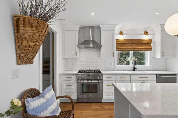 $1,700,000 | 492 West Elm Street, Yarmouth, ME 04096