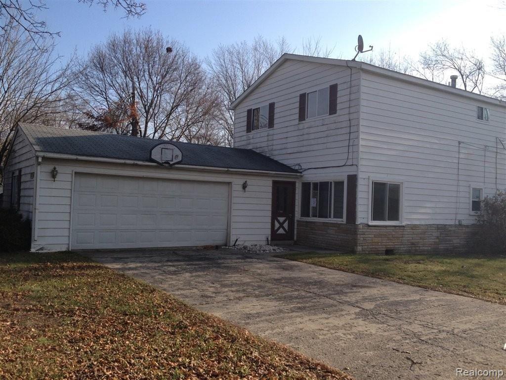 6573 Hatchery Road Waterford, MI 48327 - Photo 1 of 6 2012-11-29 12.13.02.jpg