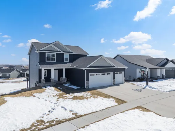 $699,900 | 855 Towne Drive Northeast, Byron, MN 55920