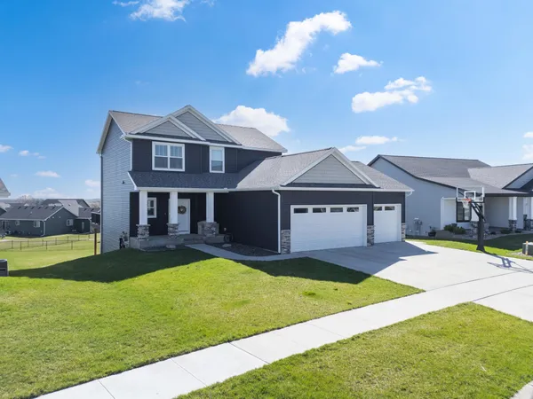 $685,000 | 855 Towne Drive Northeast, Byron, MN 55920