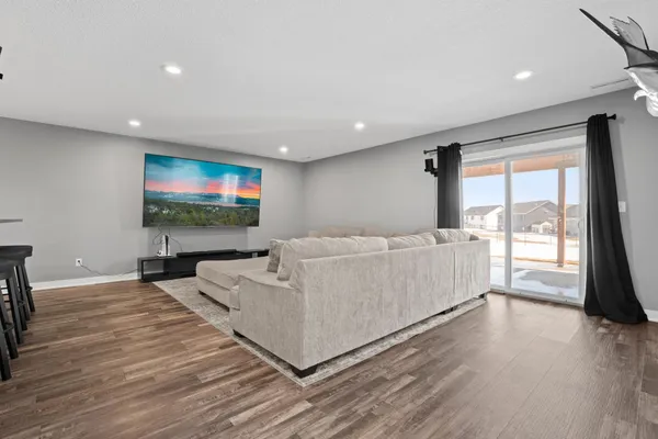 $699,900 | 855 Towne Drive Northeast, Byron, MN 55920