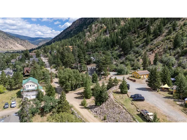 a picture of city view