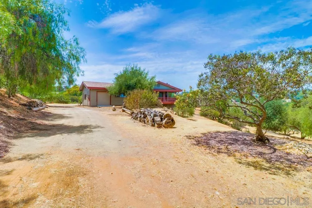 1660 Grove Road El Cajon, CA 92020 - Photo 41 of 44 a view of a backyard of a house
