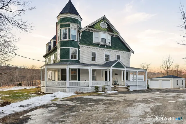 $2,250 | 270 Cherry Brook Road, Unit 2, Canton, CT 06019