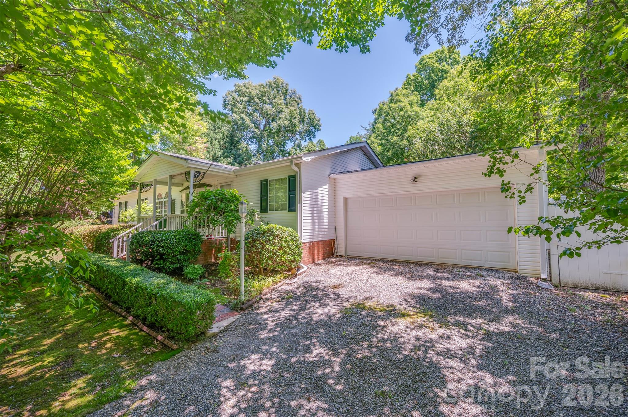 98 Lanning Drive Columbus, NC 28722 - Photo 6 of 34