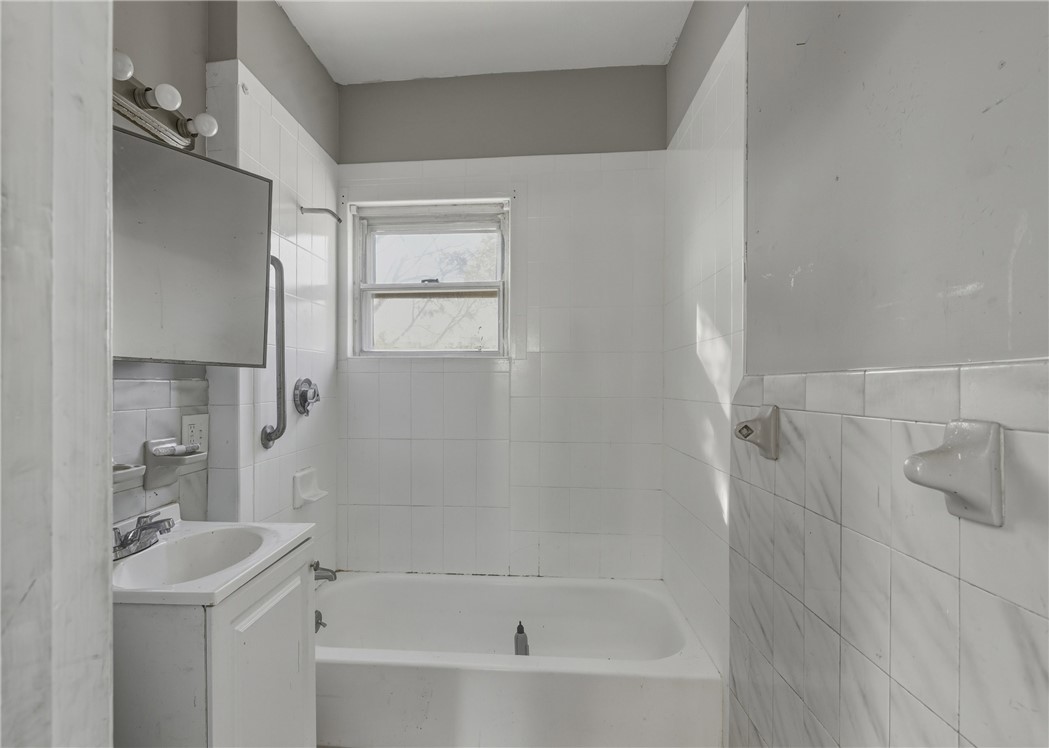 60 Hendricks Street Central Falls, RI 02863 - Photo 19 of 40