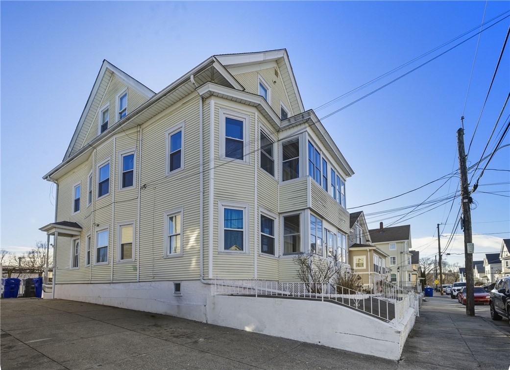 60 Hendricks Street Central Falls, RI 02863 - Photo 4 of 40