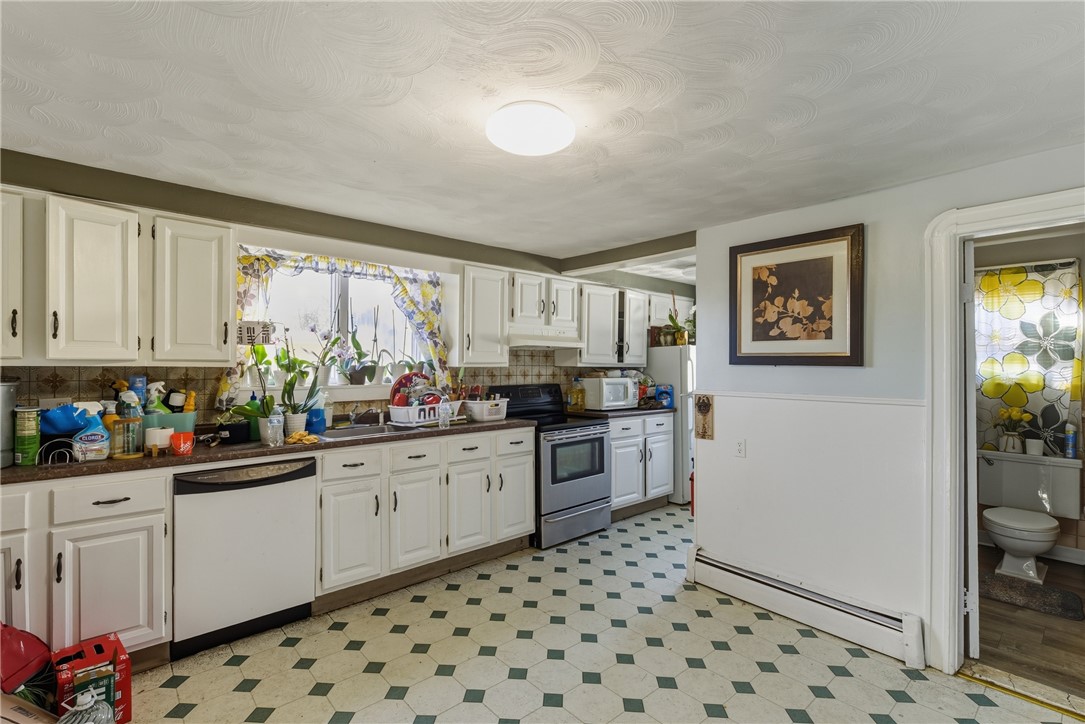 60 Hendricks Street Central Falls, RI 02863 - Photo 6 of 40