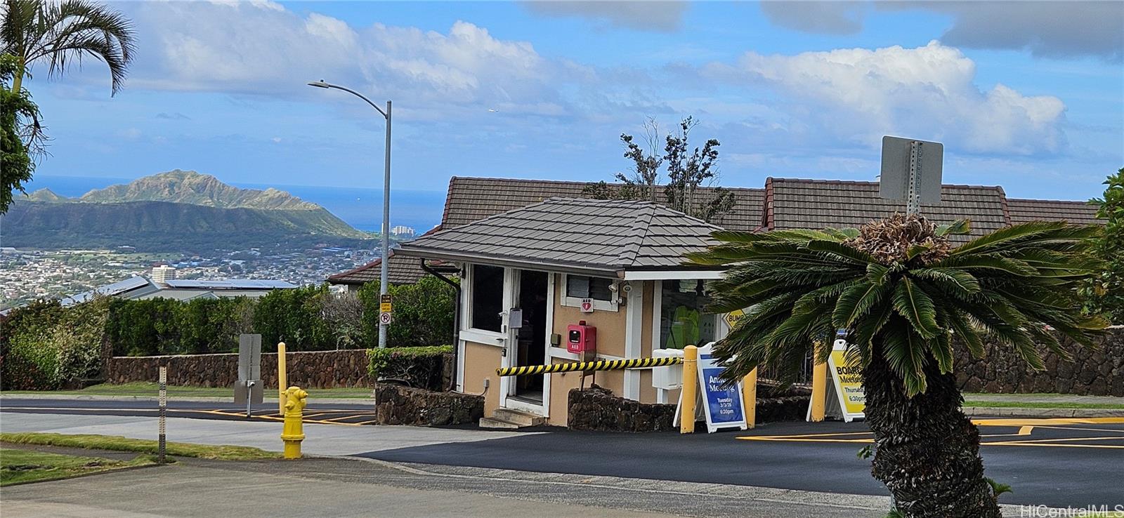 2138 Laukahi Street Honolulu, HI 96821 - Photo 16 of 16 Guard Gate