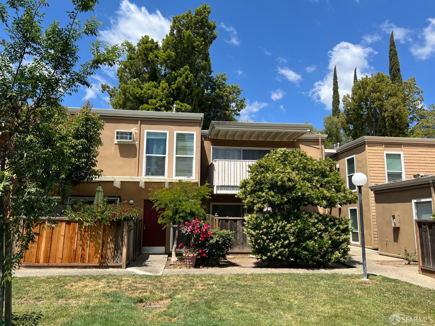 1919 Ygnacio Valley Road, Unit 33 Walnut Creek, CA 94598 - Photo 3 of 28