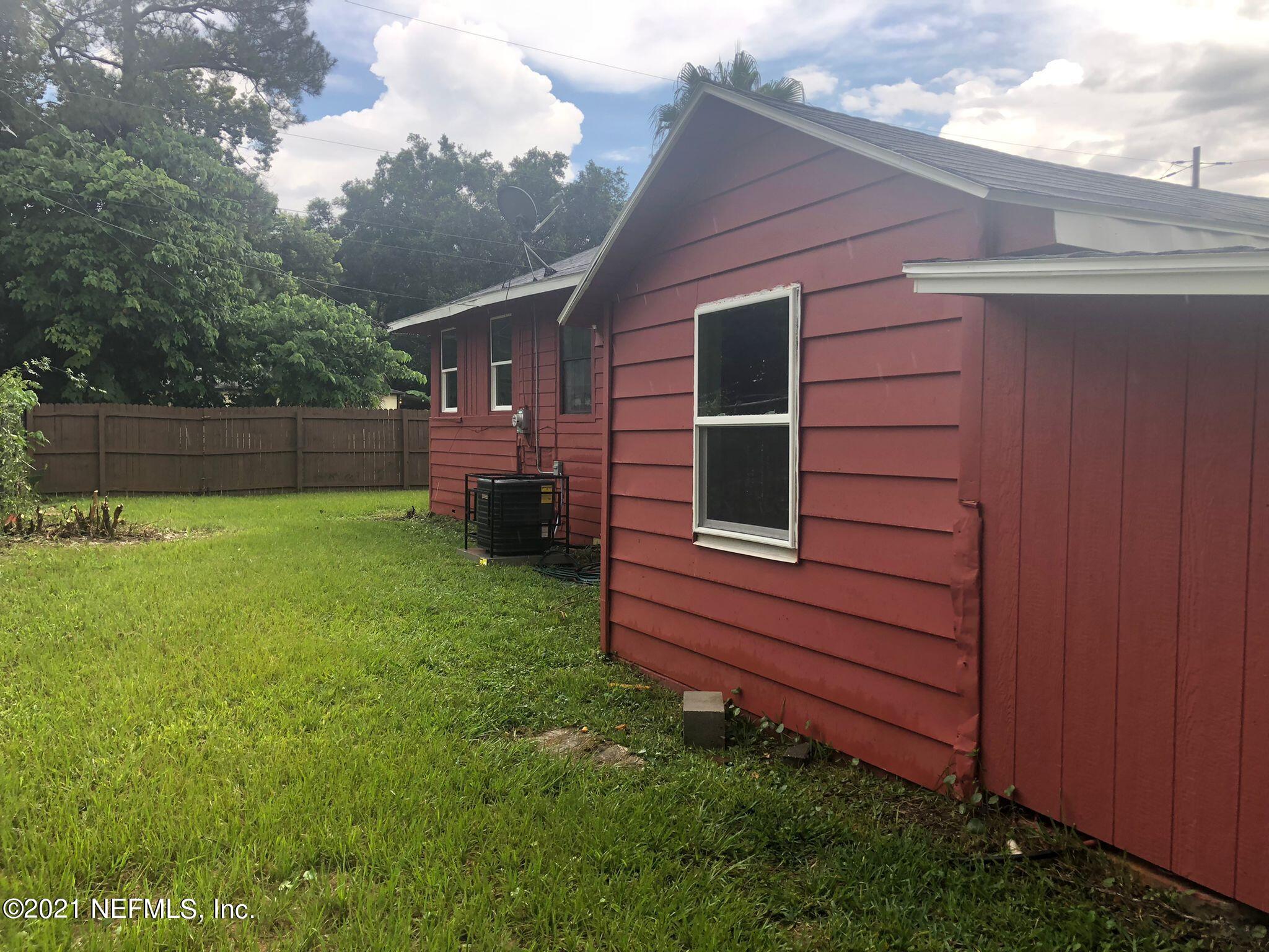 203 Jericho Road Jacksonville, FL 32218 - Photo 5 of 24 85502979-4fe5-4c7f-a607-fa5de5cb9999